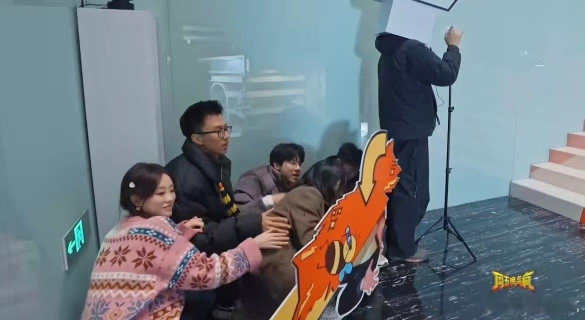 周奇下班一拖四战绩可查周五晚高疯周奇带队能力封神，一拖四战绩实打实亮眼 