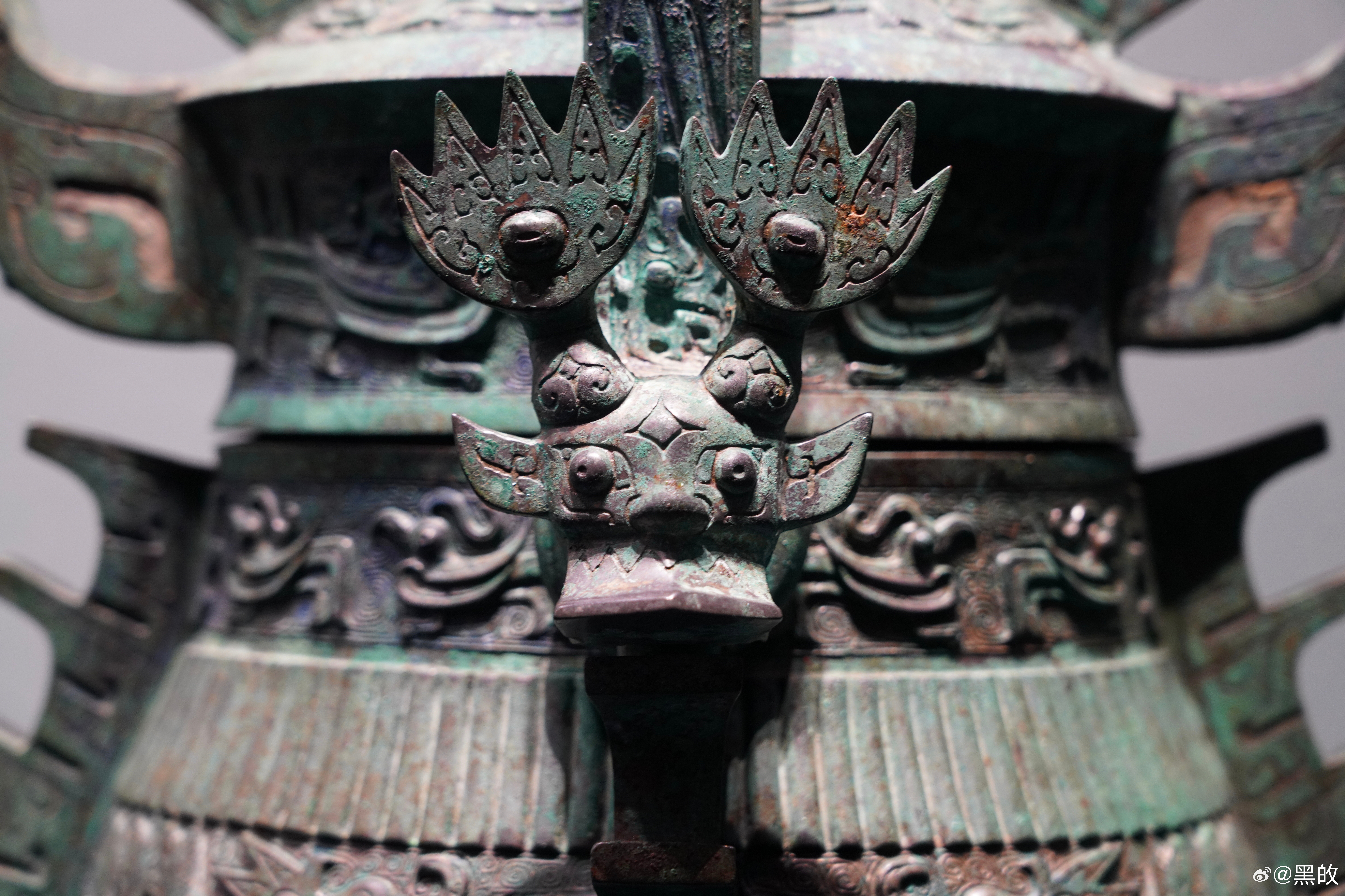 金铜之纹山西博物院，大河流金——黄河流域青铜文明特展，一组青铜器细节战略整体链接