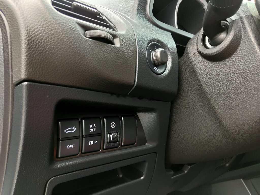 纳智捷U6，这是2015年在台湾省上的牌，2.0自动挡前驱，赶脚是增压引擎，这车