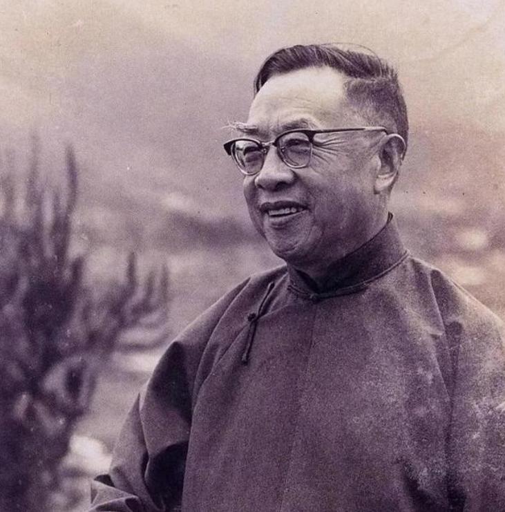 1990年春，台北士林外双溪的素书楼里，95岁的钱穆正校对《中国学术思想史论丛》