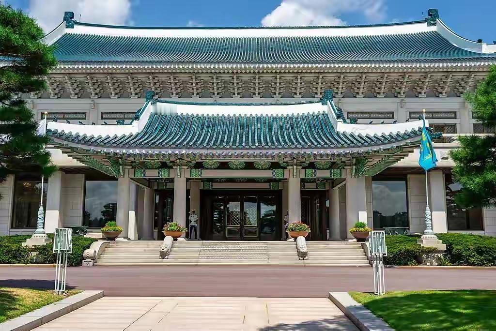 ​韩国方面传出惊人的消息，韩国青瓦台即将重组新的内阁，多名部长和政府重要官员将可