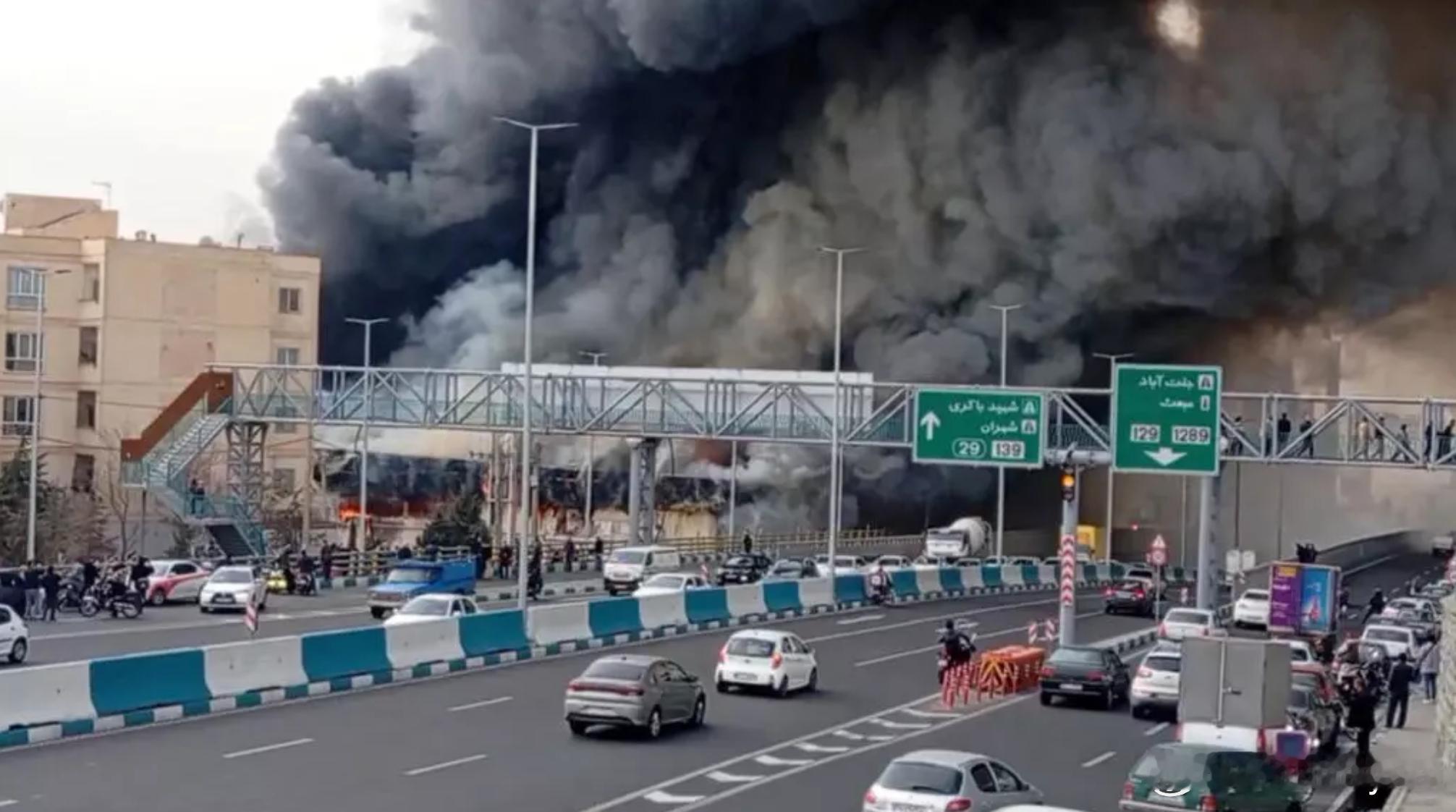 德黑兰西部集市突发大火 起火原因尚不明确海外新鲜事伊朗 伊朗国家媒体周二报道称，