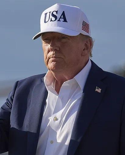 【特朗普卖军火给台湾就拒买美国大豆和断供美国稀土】
        特朗普这操作