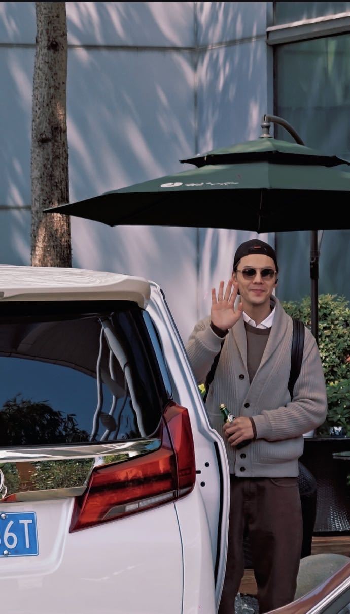 陈伟霆进组爱情慢慢杀死你陈伟霆佛山进组爱情慢慢杀死你终于等到进组了！们witin