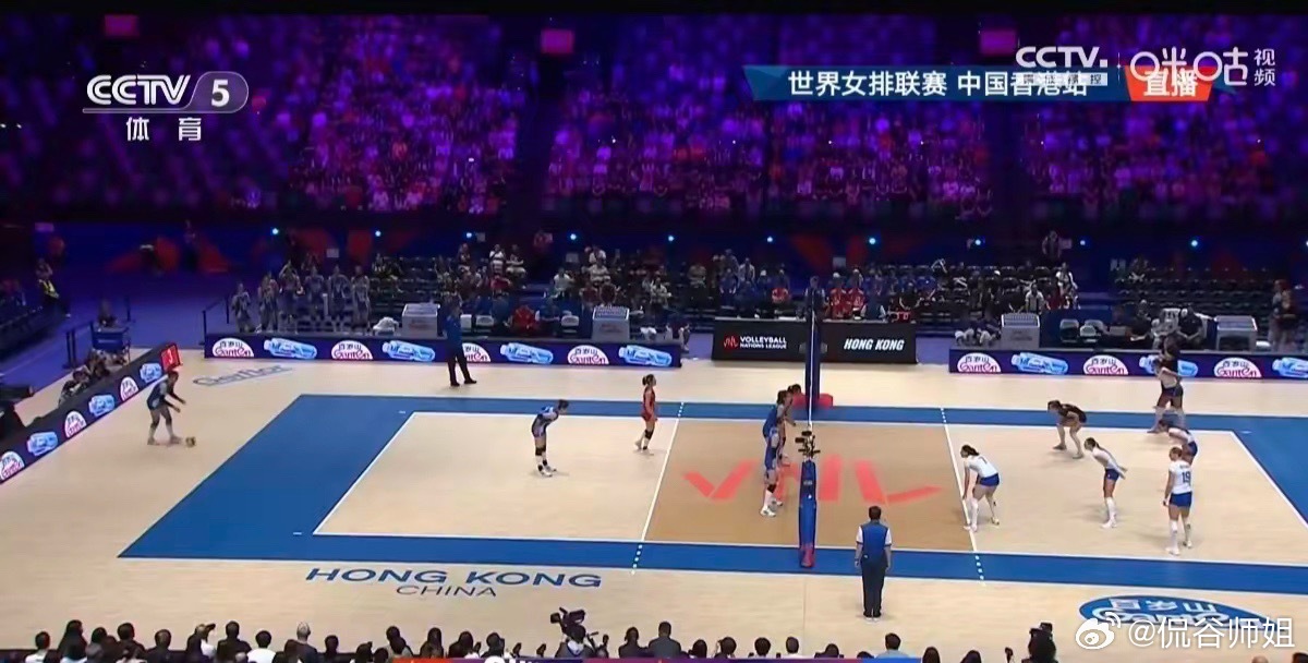 25：22，唐欣发威，中国队逆转拿下第二局！北京时间今晚，香港启德体艺馆，202