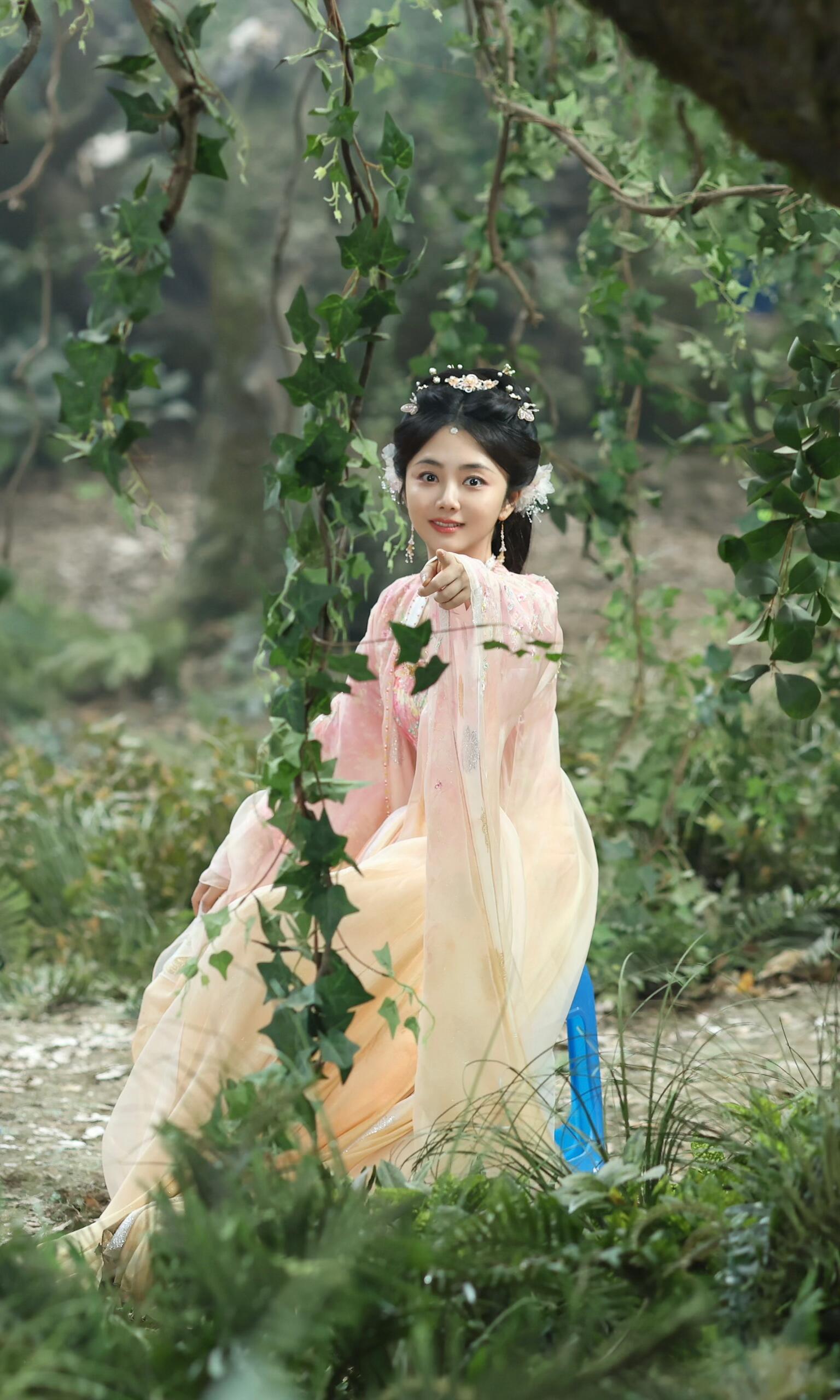 谭松韵逍遥  《逍遥》灯塔播放量破7亿啦肖瑶真棒，继续冲啊！不要停谭松韵肖瑶