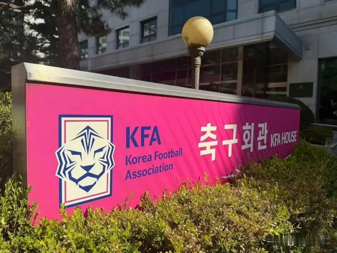 确实佩服韩国足协的工作，他们工作已经细致到如此地步。连一些有把握的比赛也要这么干