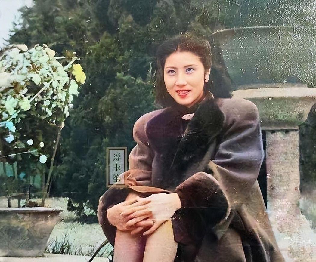 2005年，张灵甫的妻子王玉龄定居上海。在这里，她意外地接到了当年华野指挥官、粟