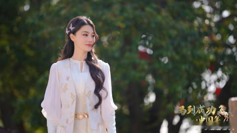 张馨予央妈严选 看到张馨予在央视节目中的造型和表演，才懂央妈严选的含金量！《梦里