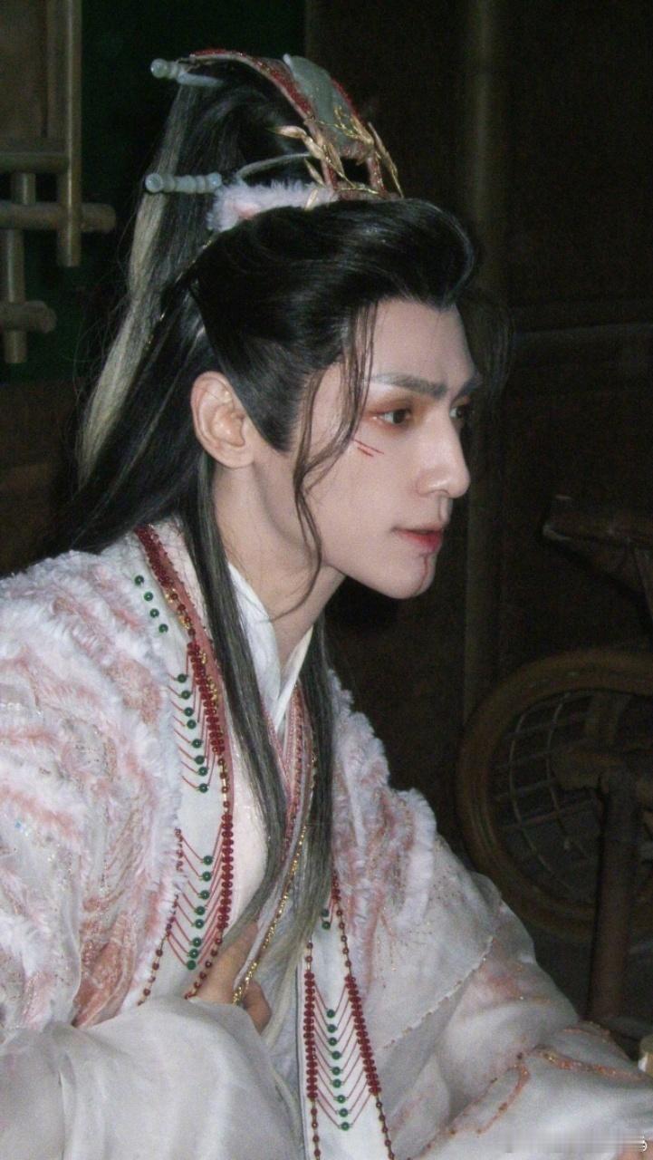 没等来加更等来罗云熙加餐 罗云熙别太宠粉！水龙吟加更没盼到，却收获他的独家片场小