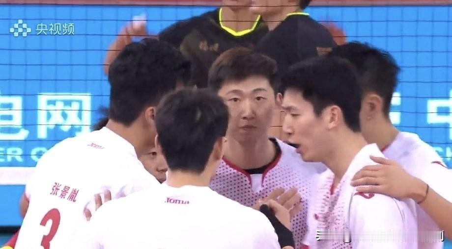 第十五届全运会男排发球表现好的球员（资格赛含资格赛附加赛）：

江苏-俞元泰（1