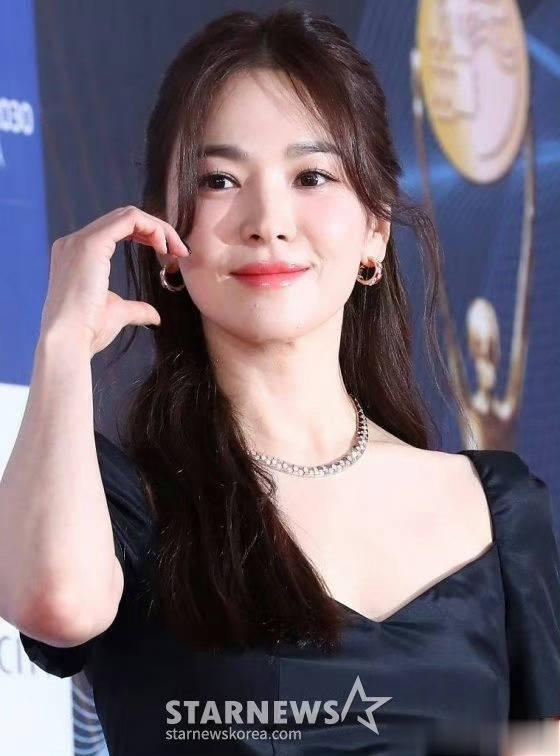 宋慧乔将主演韩国电影《黑色修女们》，由全赫宰执导，这是宋慧乔继2014年主演的《