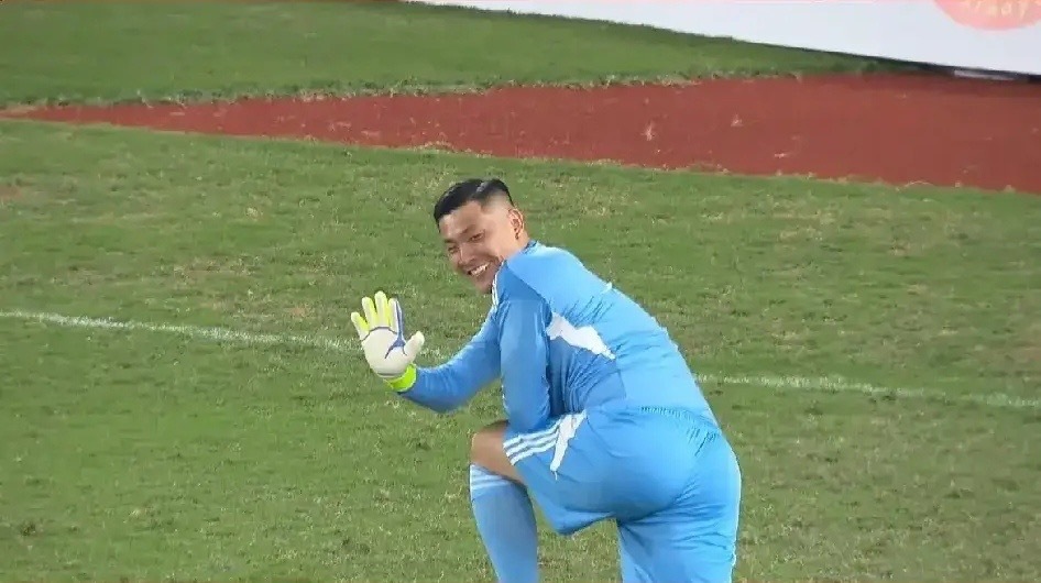 我们这种恋门将癖早起要先捏一把缓释片的扔子，拍一下无敌了的鼙鼓，摸一下厉害的头毛