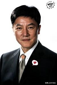 估计做梦都想不到
71岁的吴新联以前是北京国税局的局长，2012年60岁顺顺利利