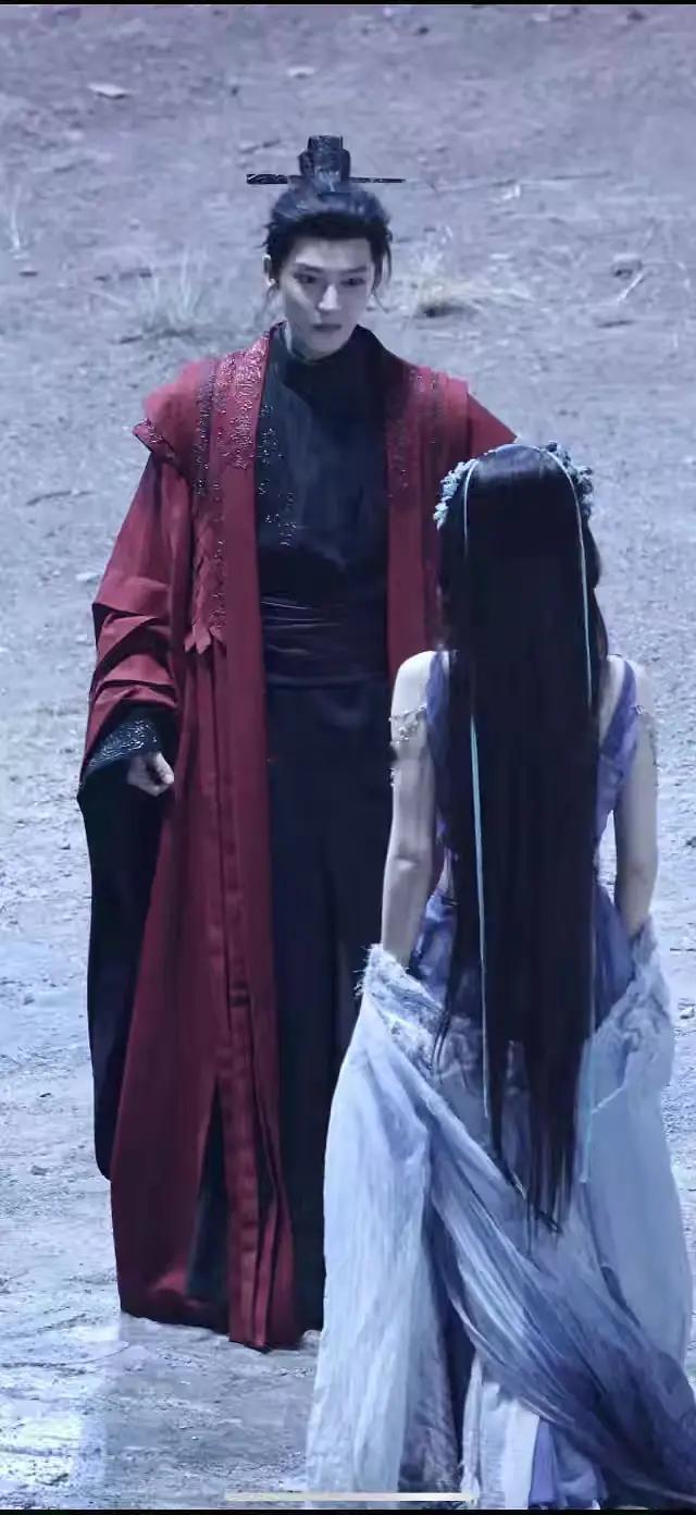 神仙肉这剧咋这么搞笑，男主把女主捅了，女主变成大河蚌，还真弄了一个，拍出来太搞笑