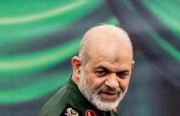 美国高官透露猛料：伊朗发生内部政变，主和派被踢出局，强硬派全面掌权。
 
此次掌