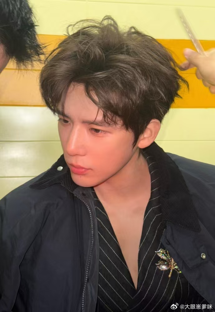 王安宇 眉毛先饭撒不愧是饭撒圣体王安宇😜眉飞色舞式营业，没开口就用眉眼完成饭撒