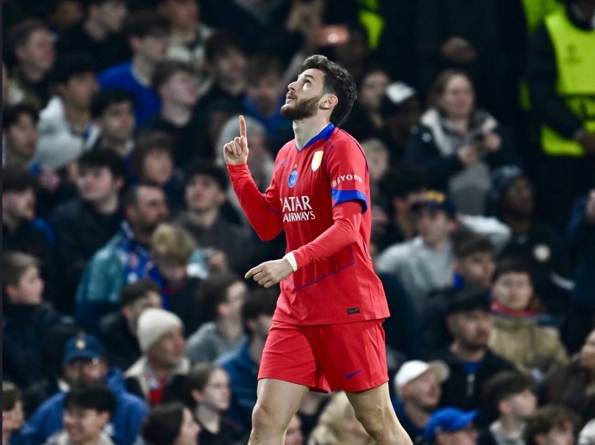 巴黎圣日耳曼  KK在巴黎很好恩里克对他很满意不会考虑任何报价巴黎圣日耳曼