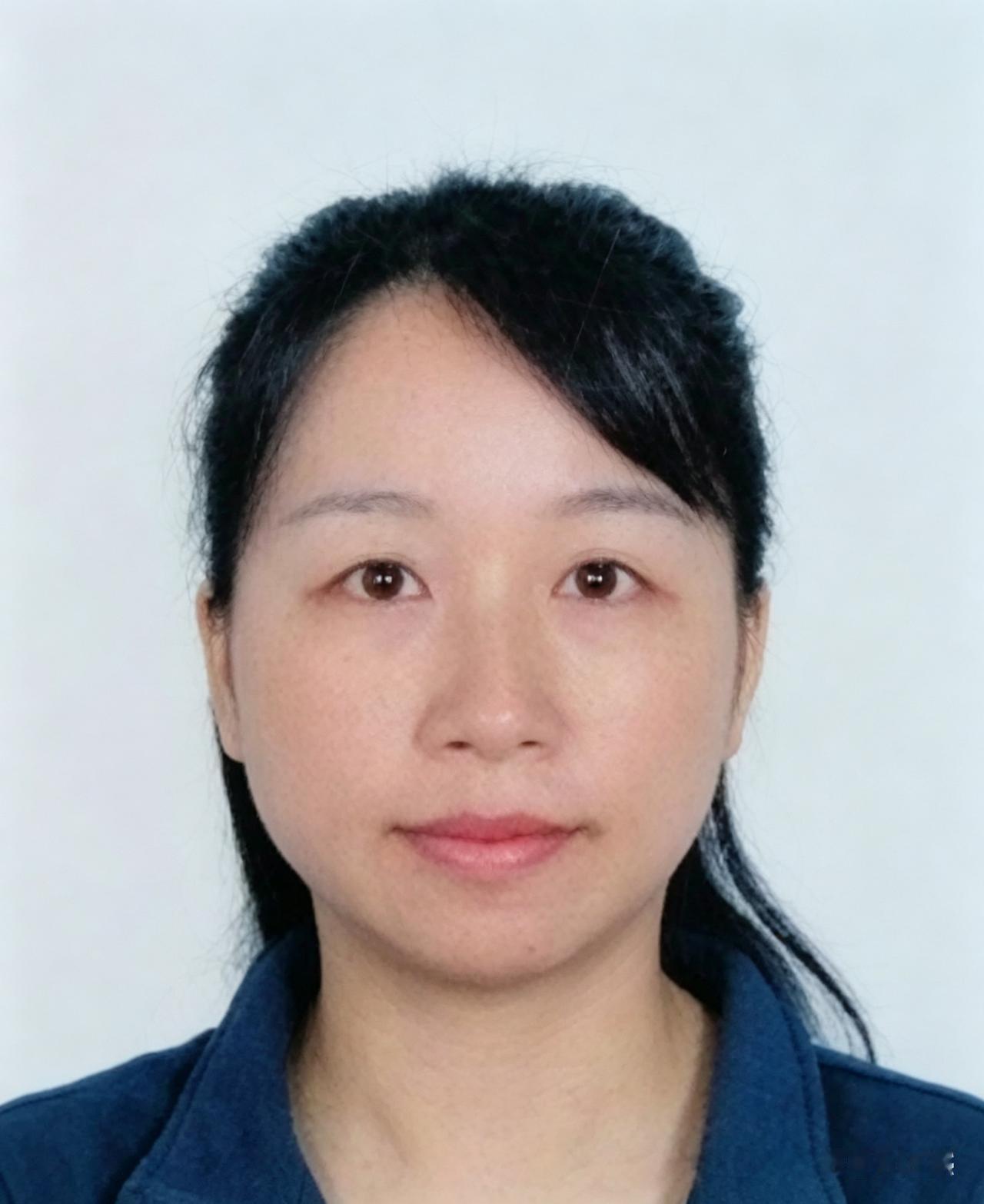 宁宁（指寻亲人），女，左边眉毛有条疤，B型血，据养母说：1990年6月养母在南宁