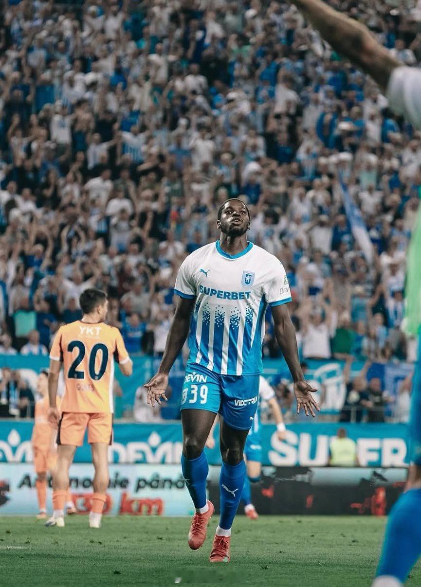 看浙江考察的新前锋，29岁的恩辛巴，米特里策前东家选手，80万欧元身价，法国身份