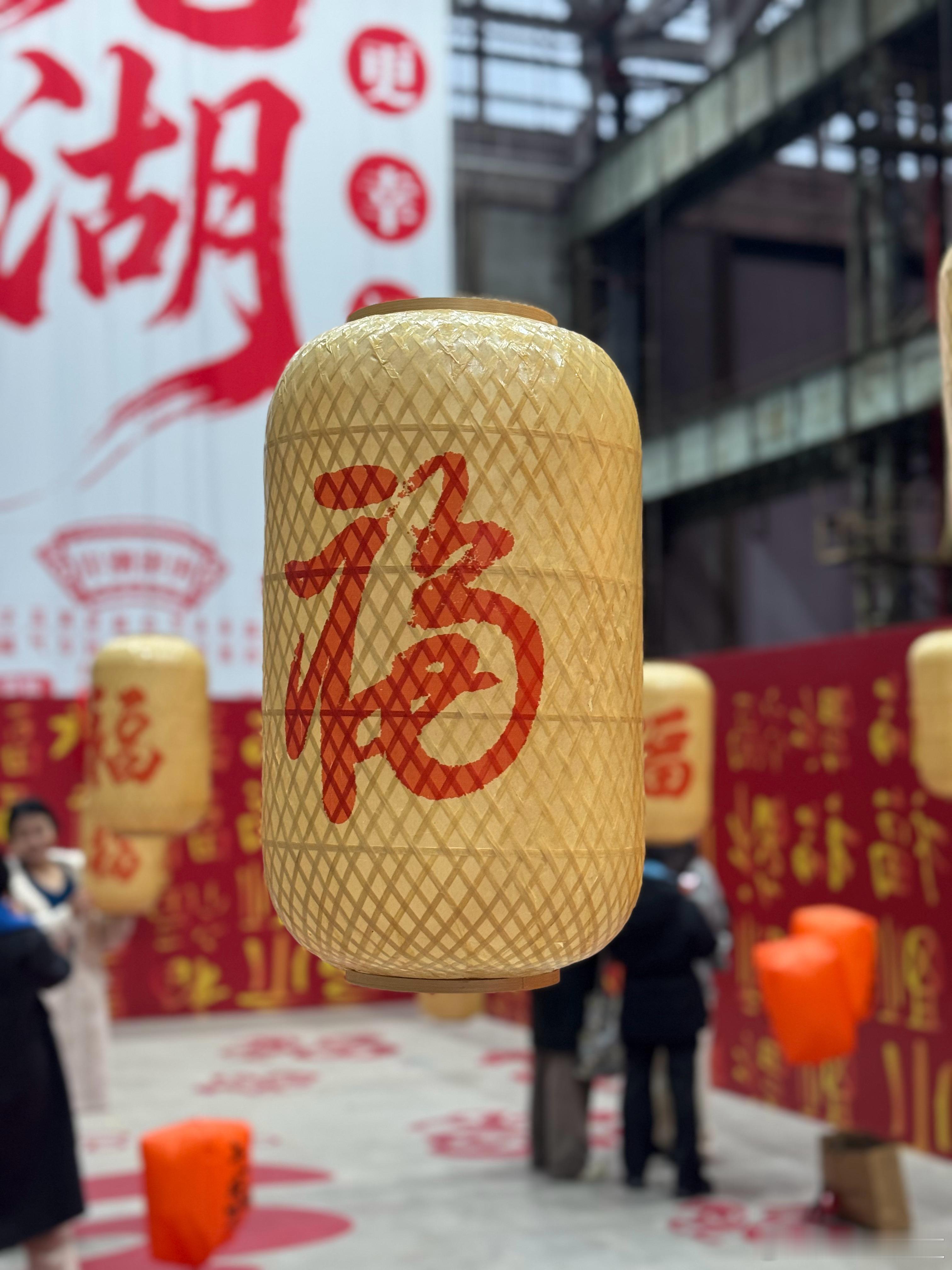 喜欢拍照的人普遍有一种能力完了，我拍照都是这样……