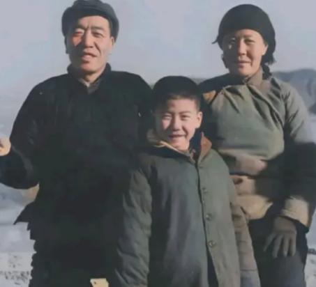 1965年，陈永贵的第一任妻子李虎妞去世后，经人介绍，昔阳县大寨村妇女宋玉林成为