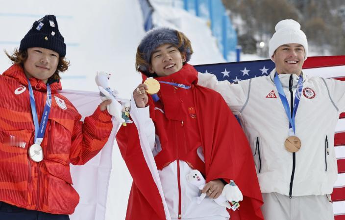 韩国刚刚还在嘲笑“14亿人的耻辱”，立刻被打嘴了

冬奥会进行到第10天，中国队