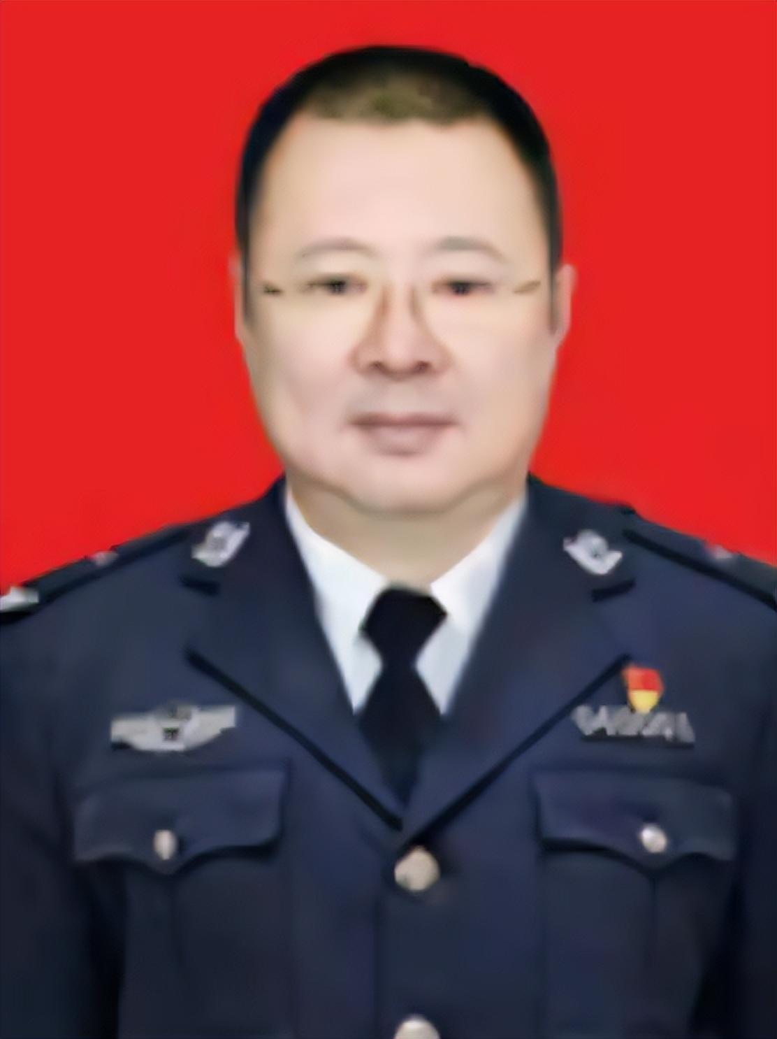 山西长治，1967年出生的秦书伟被请

老秦，1988年7月工作，前28年里在公