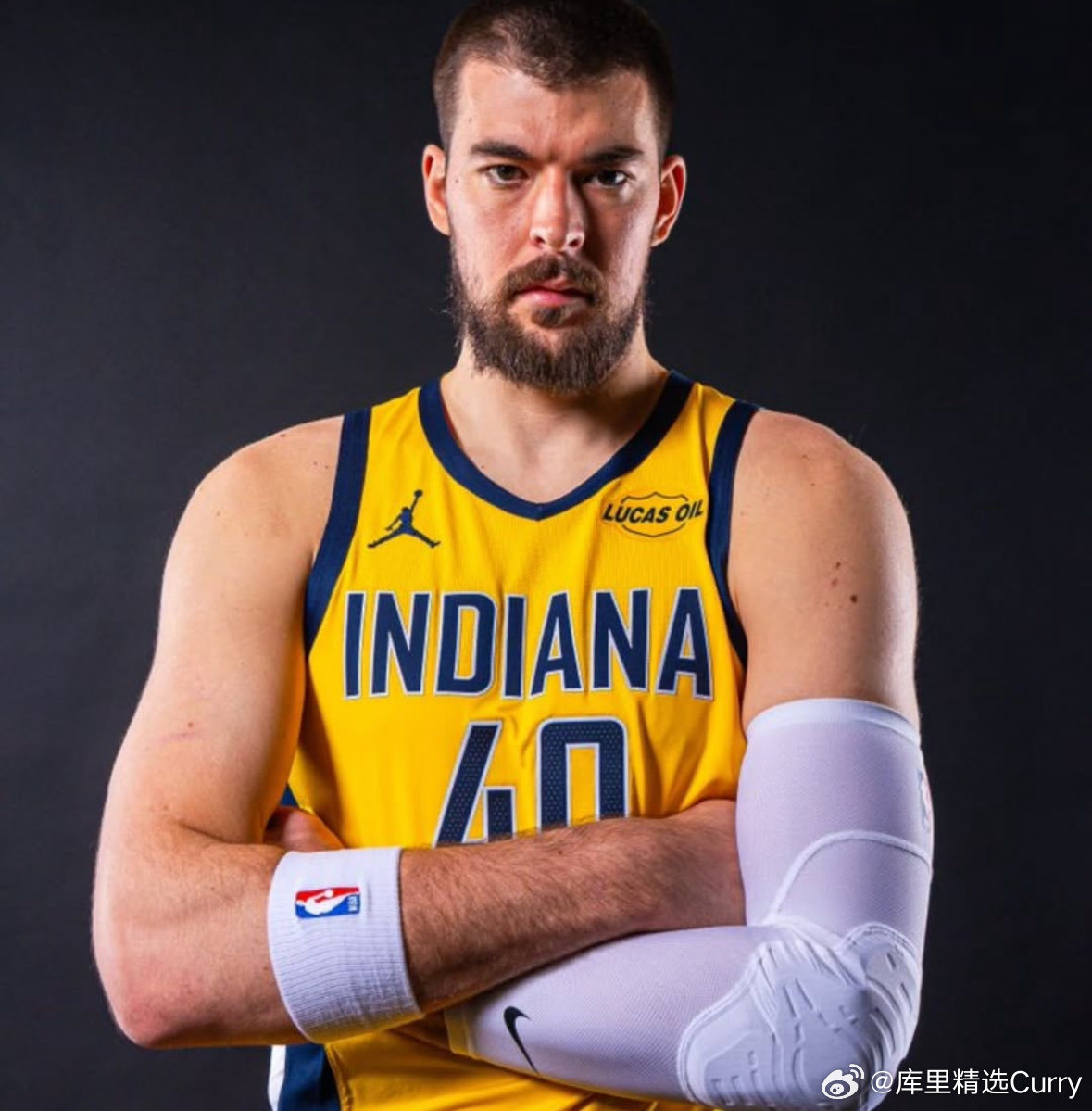 步行者队中锋祖巴茨在周四对阵波特兰开拓者的比赛中肋骨骨折，将缺席本赛季剩余比赛。