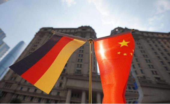“滚回自己的国家！”一乌克兰难民本想来到中国避难，结果发现在中国不工作就没有钱拿