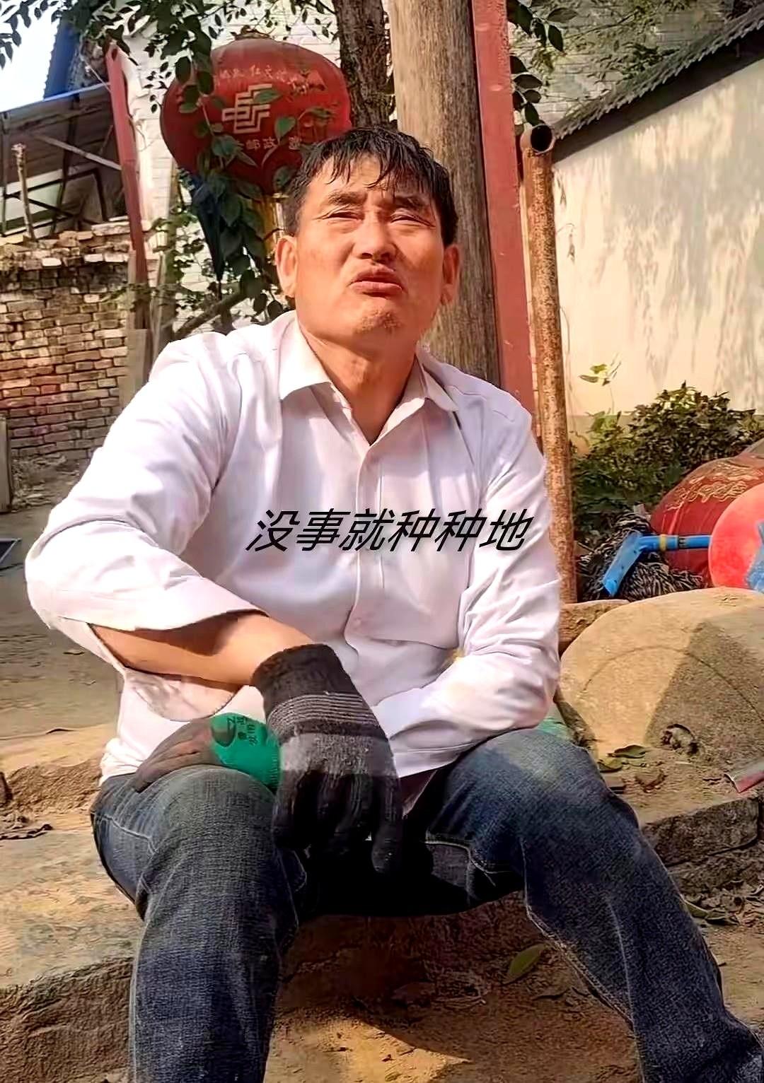 朱楼村歌唱家朱之文坦言：今年的商演越来越少了。
他2011年站上《星光大道》的舞
