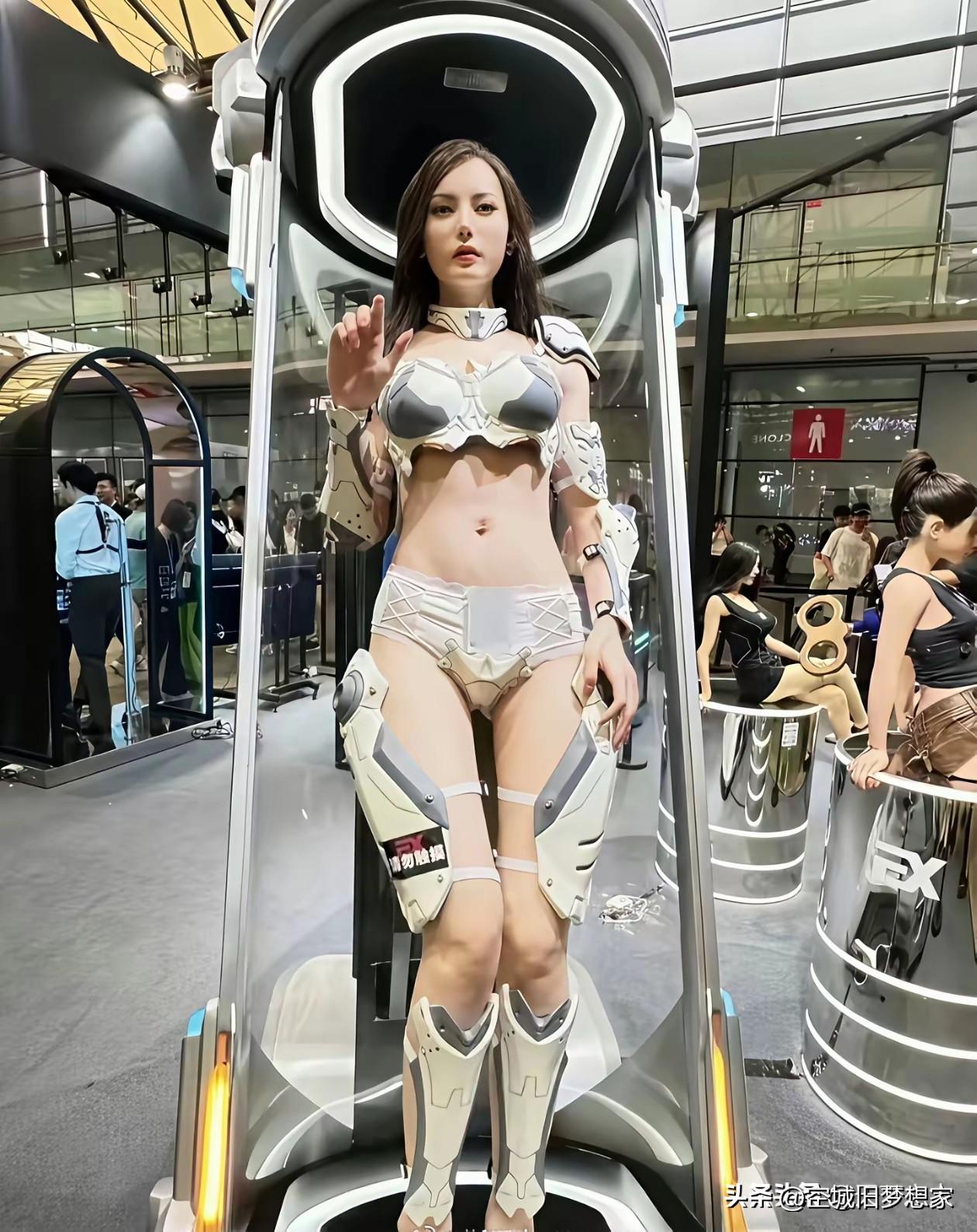 当机器人美到以假乱真，不婚不育会成时代主流吗？
 
刚刷到这组展会图，真的被吓到