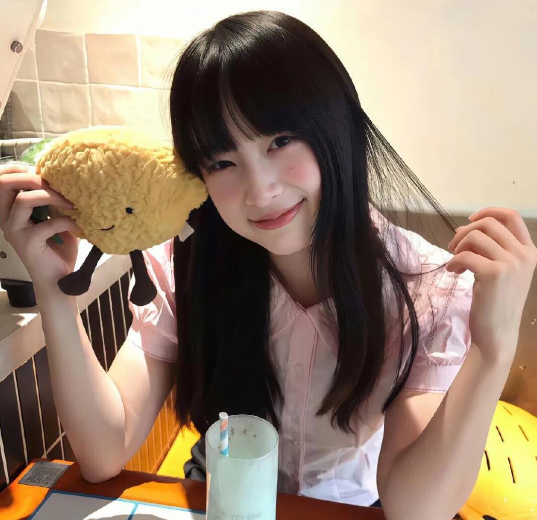 𝑾𝒆𝑪𝒉𝒂𝒕 女生头像｜古早头像｜高清无水印头像｜ins风头像｜自由