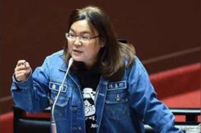金门县党委陈玉珍曾说：“金门县属于中华民国，解放军要收复金门让我们投降的话，我会