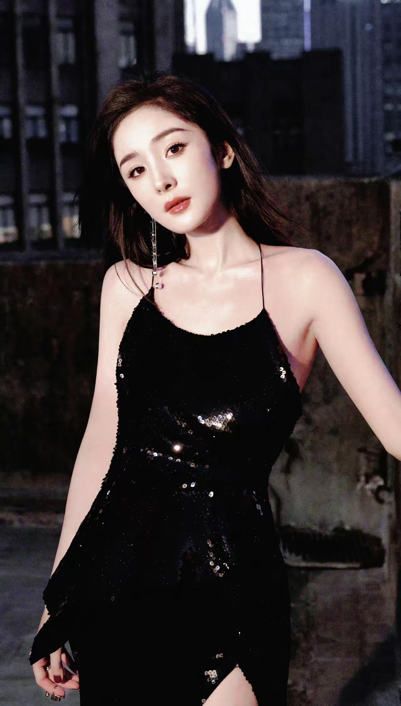 杨幂真的是美到发光