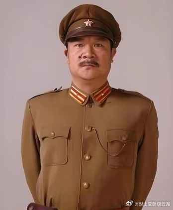 当年希特勒在地堡里，嘴比他还硬。。。 