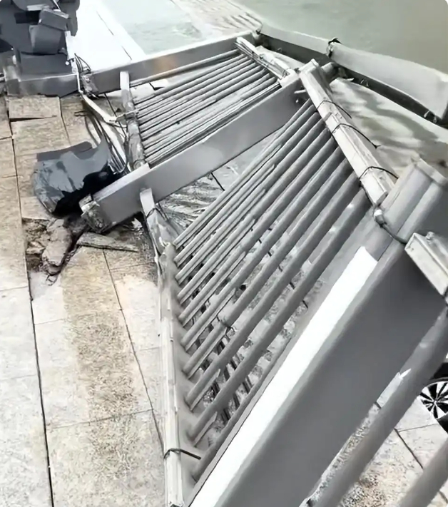 【呼和浩特一SUV撞断大桥护栏坠河 目击者发声】警方回应SUV撞断大桥护栏坠河 