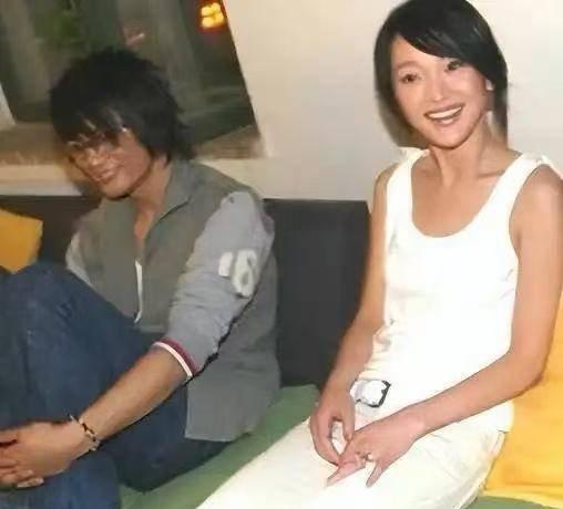 2000年因戏相恋，女强男弱+7岁差！周迅冲事业拒早婚，宋宁峰急着成家，后周迅恋