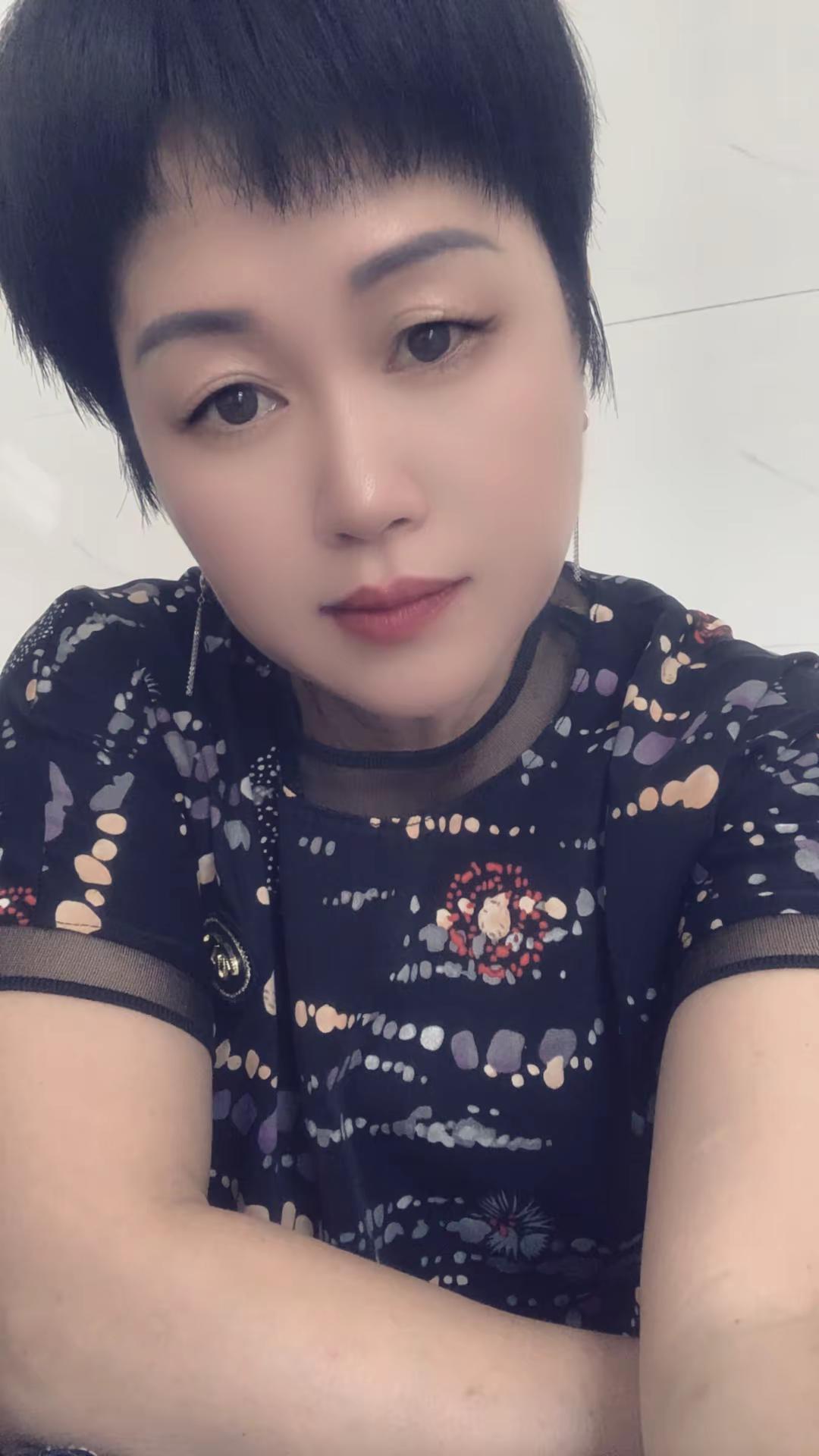 美颜这特效真的是太厉害了，可以把每个人都美的漂漂亮亮的🤪🤪🤪