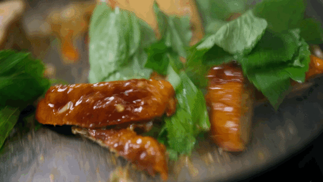 我和世界最佳女厨师至少有一个共同点世界最佳女厨师帕姆深耕泰华饮食文化，将中式蚝油