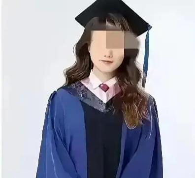 杨同学又有惊人发言！！！


杨某媛一句"某某根在我手里"
直接在校园论坛挂了三