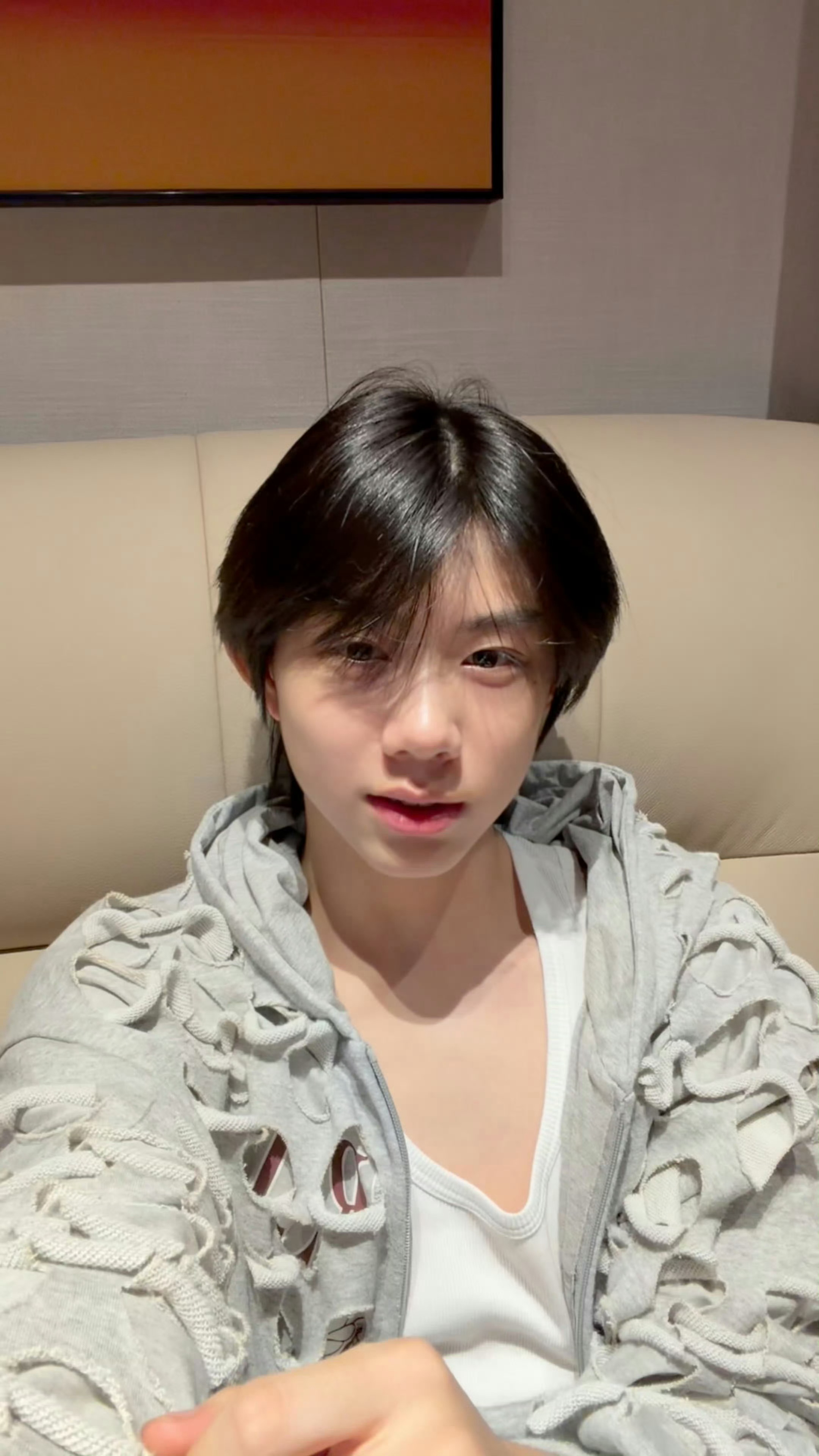 陈奕恒录了三首歌🥳陈奕恒分享近期创作成果！三首歌已经录好，其中一首是浪漫情歌，