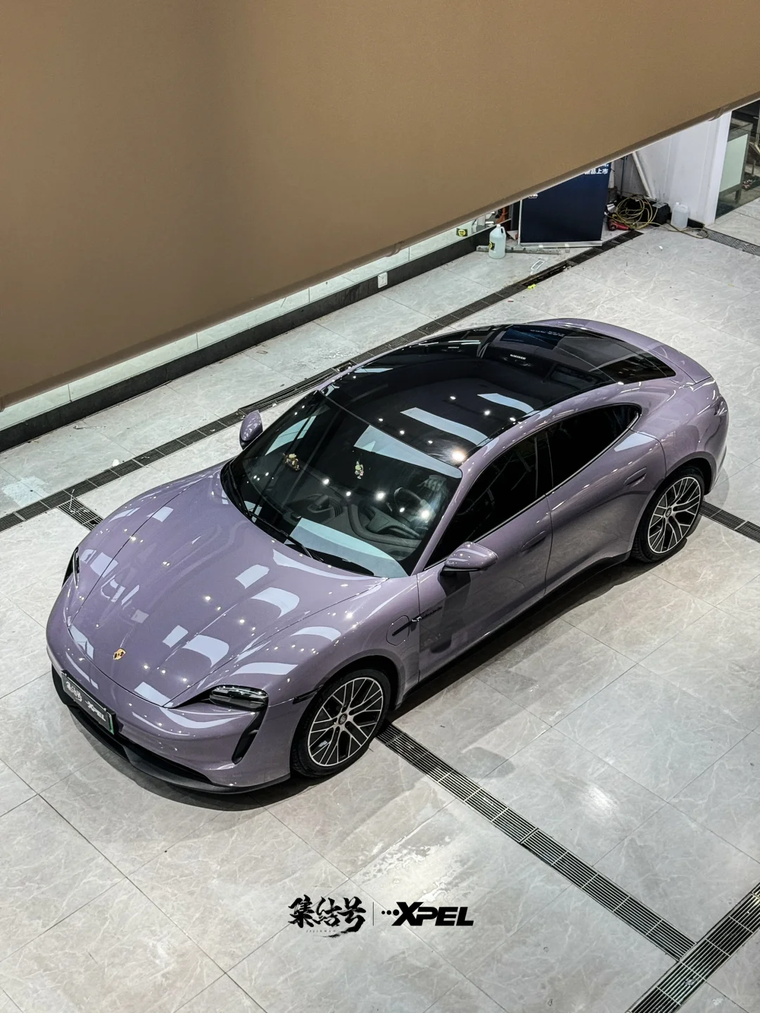 保时捷taycan被施了魔法吧？低饱和度紫色💜