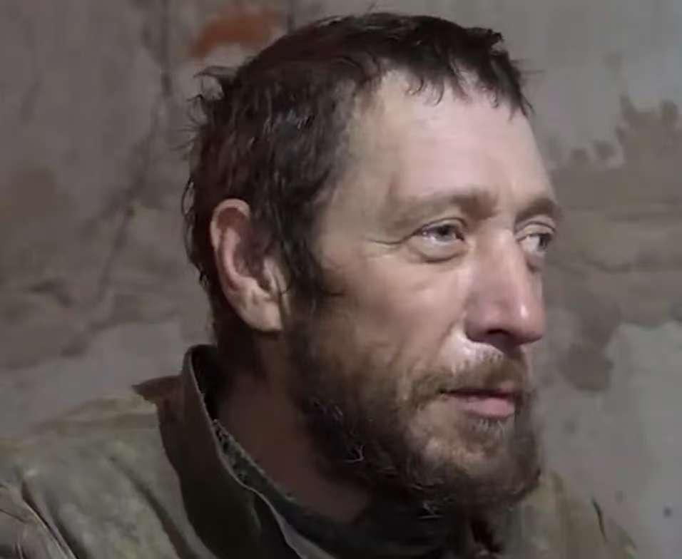 红军城包围圈的第一批乌军投降了！
 
说白了，投降是乌克兰军队现在做出的最正确的