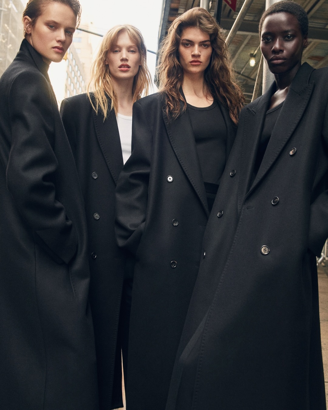 COS F/W 2026 CampaignCOS 发布2026秋冬广告大片，朴珪