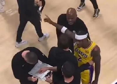 彪哥：我打的哪里差了？
雷迪克：我有我的安排
彪哥：你是不是对我有意见？
雷迪克