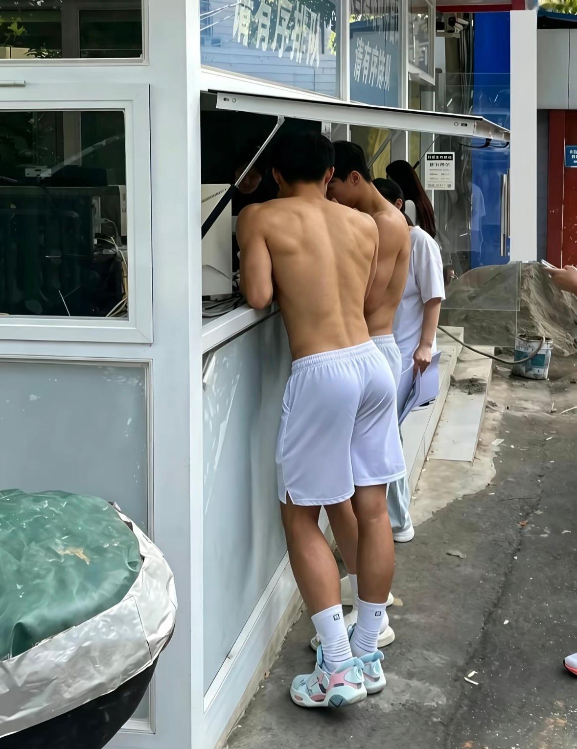 所有人保持屏幕大小不变 