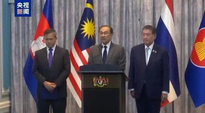 “不打了！”泰柬两国等到中国代表才开谈，同意立即停火后共同感谢中国，关键时刻中国