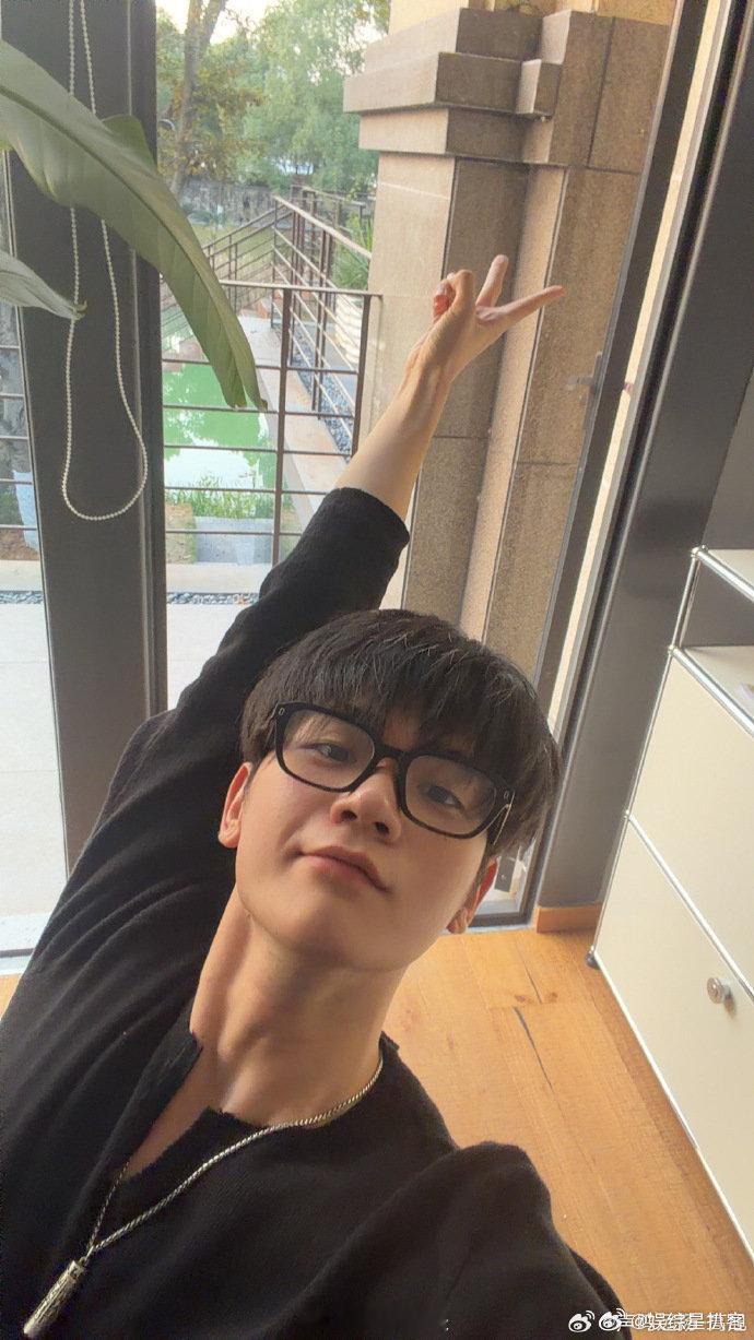 20亿播放量选手回应歌比人红 高旭的心态也太稳了！面对 “歌红人不红” 的锐评，