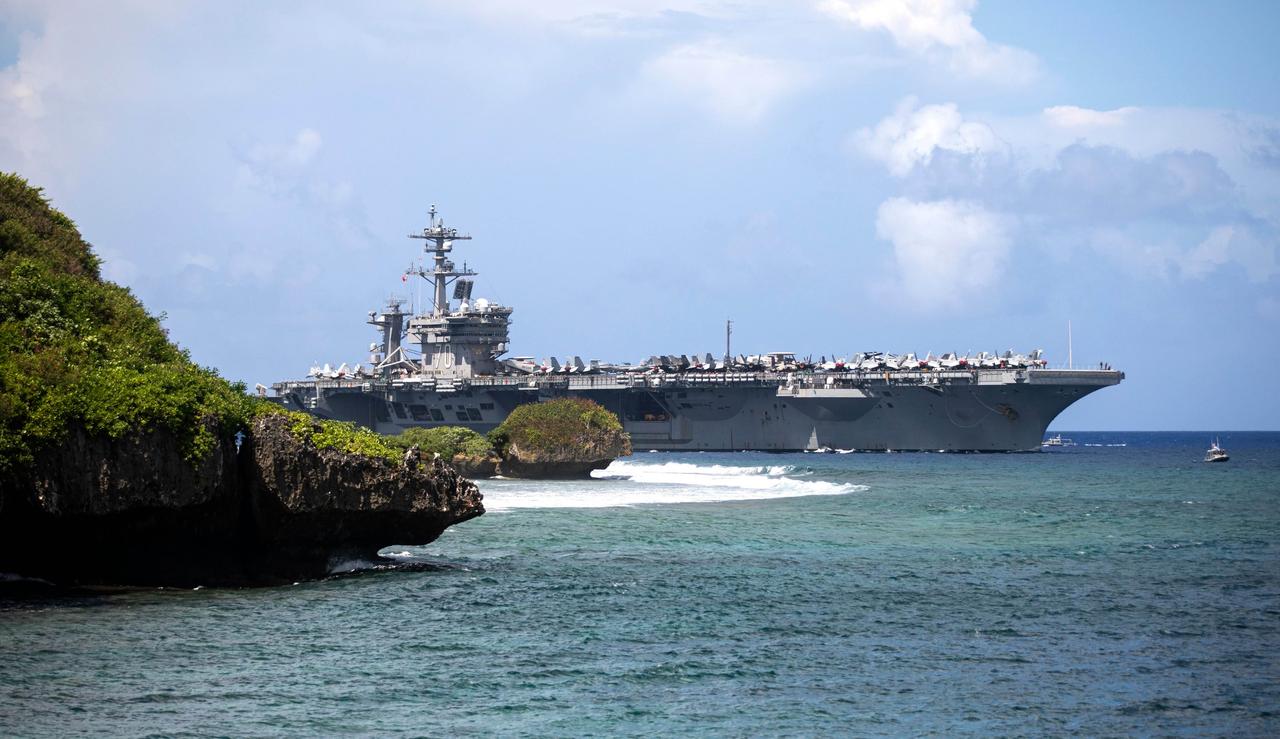 美国邀请多位小弟开展联合演习！近期美日印澳在关岛附近海域举行了一场联合军事演习！